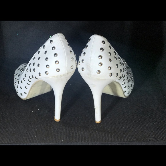 Heels - Picture 4 of 8